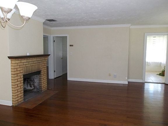 4th image of 2120 Florinda Dr