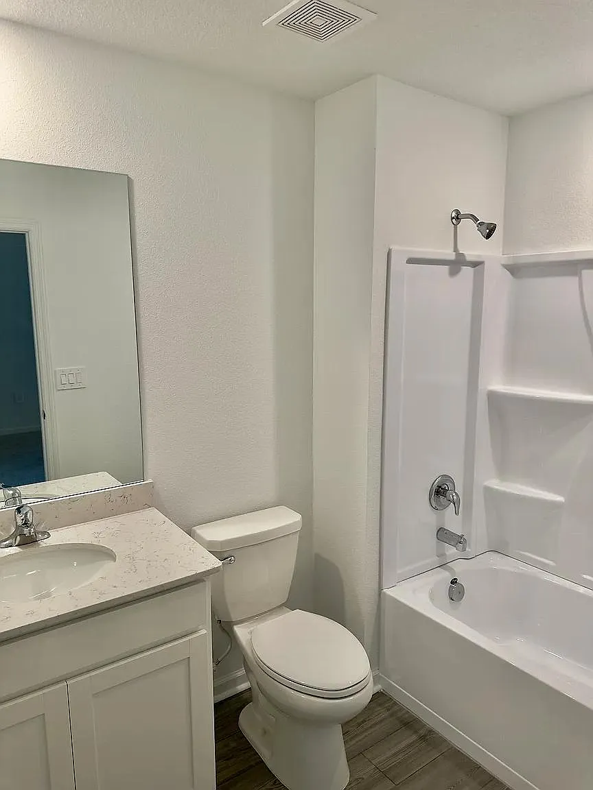3 bed, 2.5 bath, 1707 sqft, $1,900 — Photo 2
