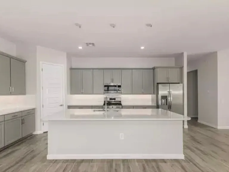 10250 W Adam Ave — Photo 9