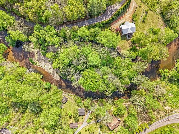 5th image of 1550 River Rd