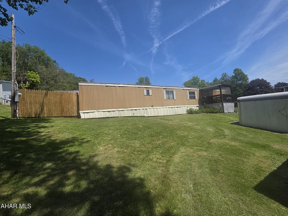 1st image of 218 Princess St