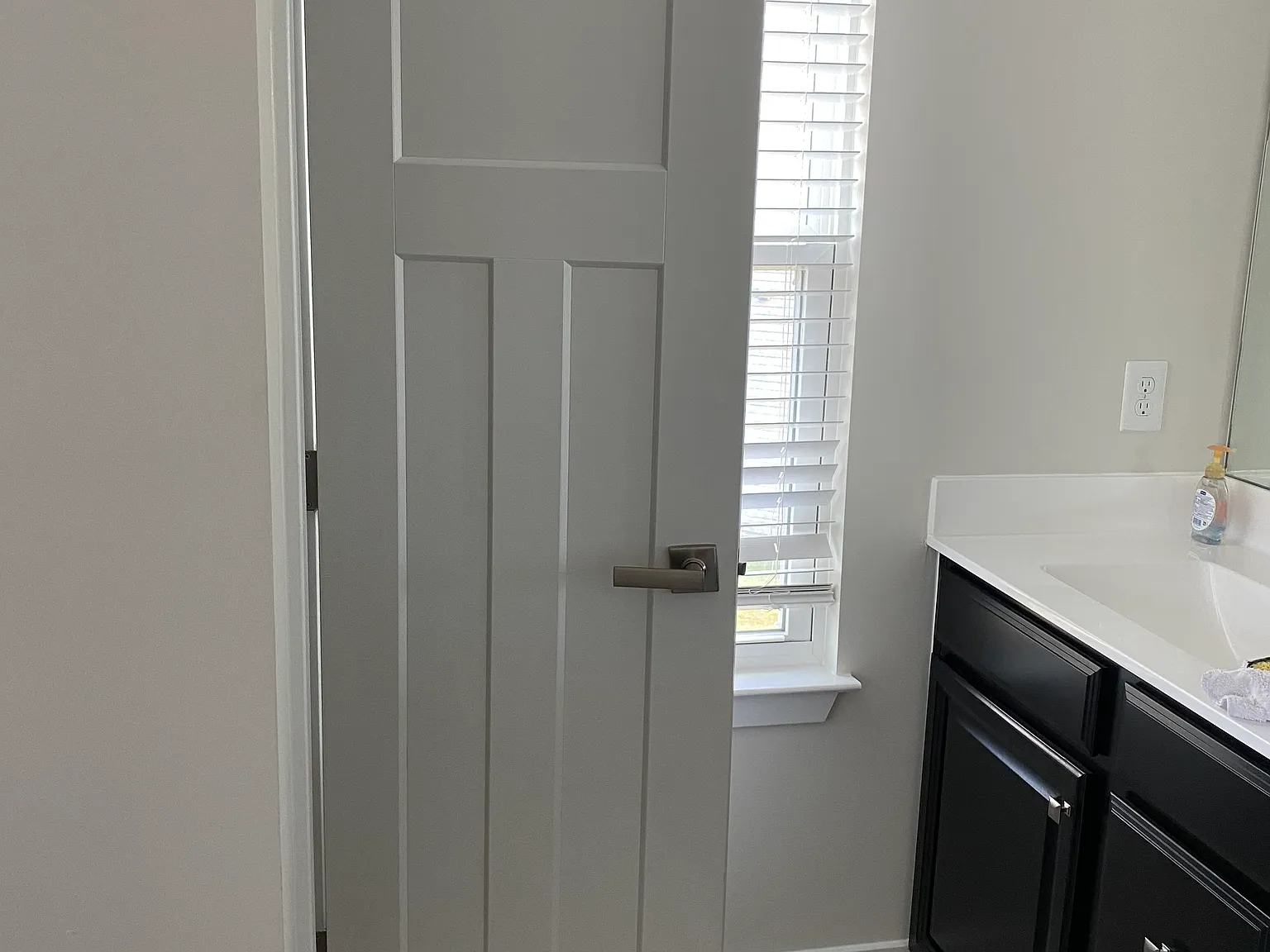 3 bed, 2.5 bath, 1750 sqft, $1,790 — Photo 2