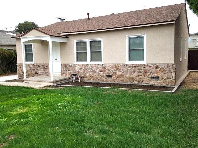 Inviting Curb Appeal