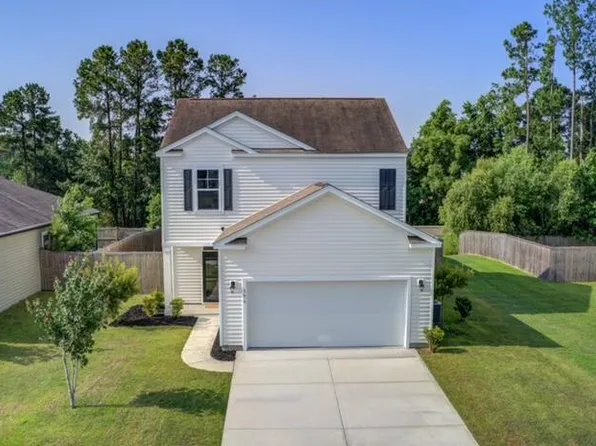 596 Wayton Cir, Moncks Corner, SC 29461