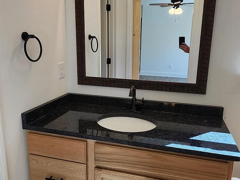 110 Eastlake Dr — Photo 15