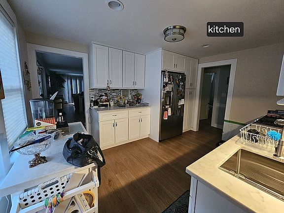 2nd image of 33 Colonial Rd APT 10