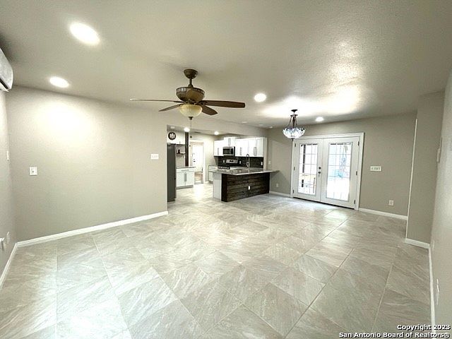1st image of 110 Chesswood Dr