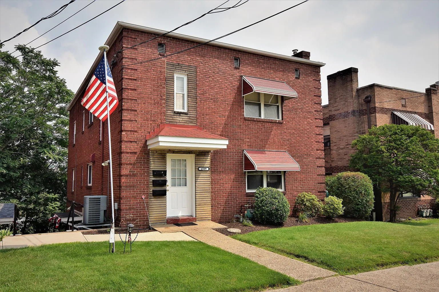 4509 Main St photo 1