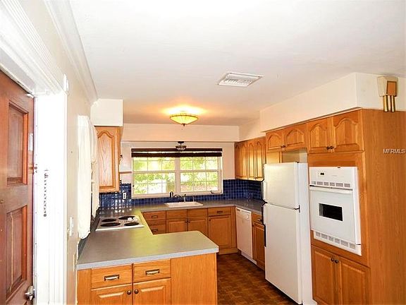 4th image of 1176 Lakeshore Blvd S