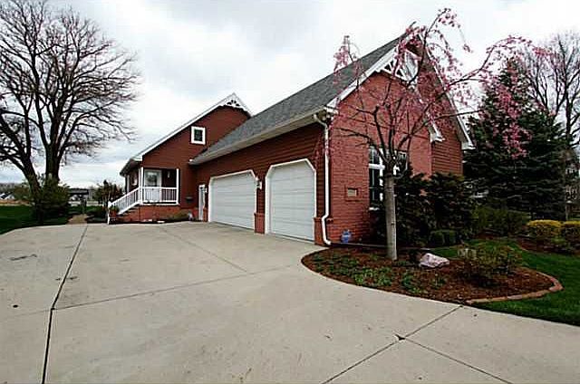 2nd image of 5435 Ottawa River Rd
