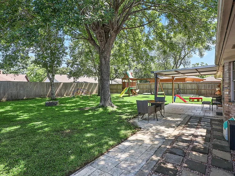 1819 Meadow Creek Dr — Photo 25