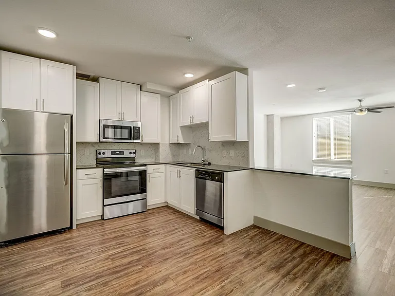 Residences at Saltillo — Photo 38