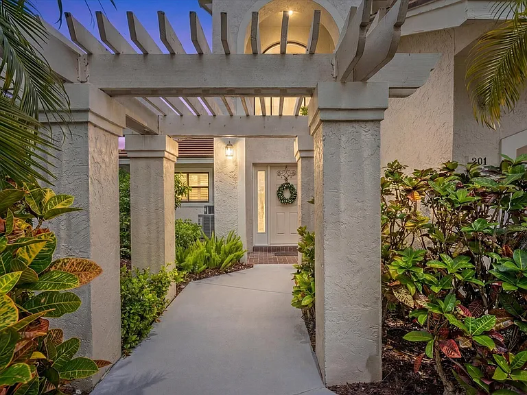 3971 Schooner Pointe Dr #201 — Photo 4