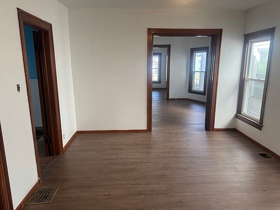 5th image of 373 Breckenridge St #1