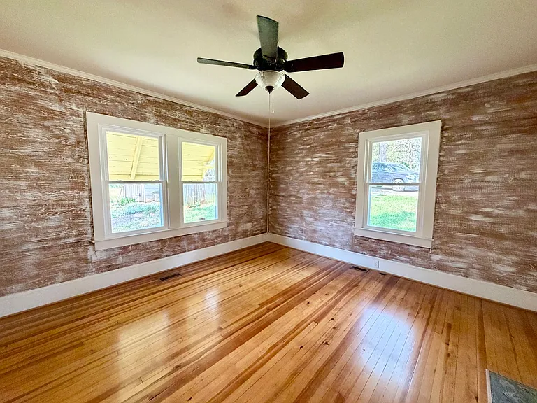 321 Cove View Ct — Photo 14