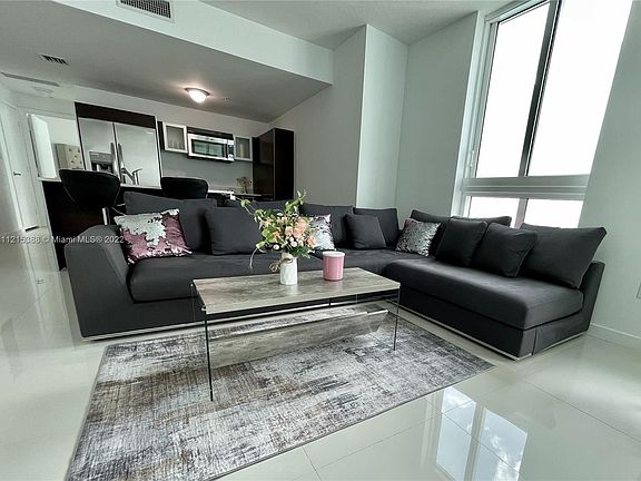 5th image of 1900 N Bayshore Dr APT 4510