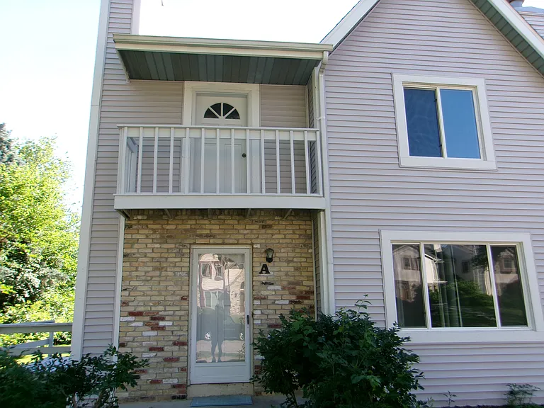 2000 Woodburn Rd #A — Photo 2