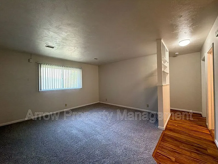 1426 S 20th St — Photo 2