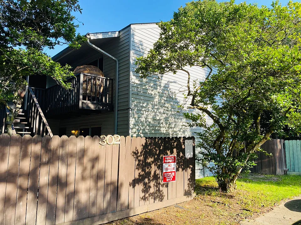302 Pillette Rd