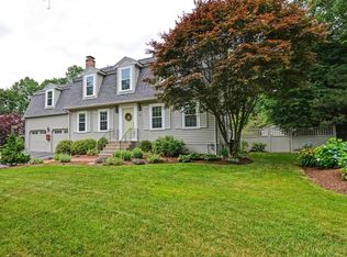 16 Paddock Ln, Medway, MA 02053