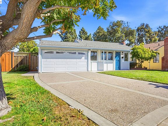 3rd image of 5946 Cinnabar Ct