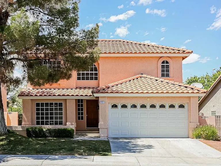 2317 Harbor Cliff Dr — Photo 1