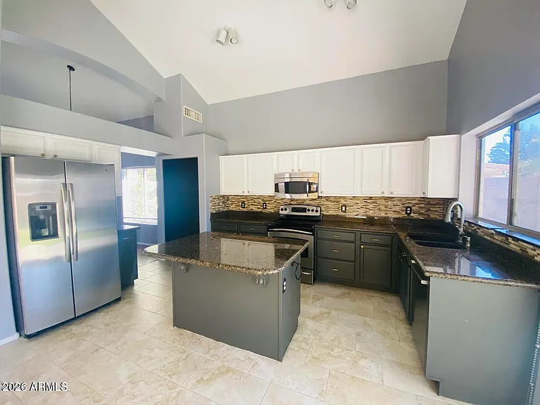 7203 W Irma Ln — Photo 11