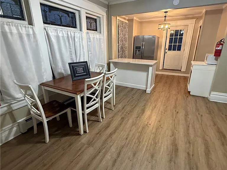 840 W Walnut St — Photo 12