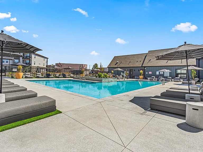 The Logan Luxury Apartments — Photo 47