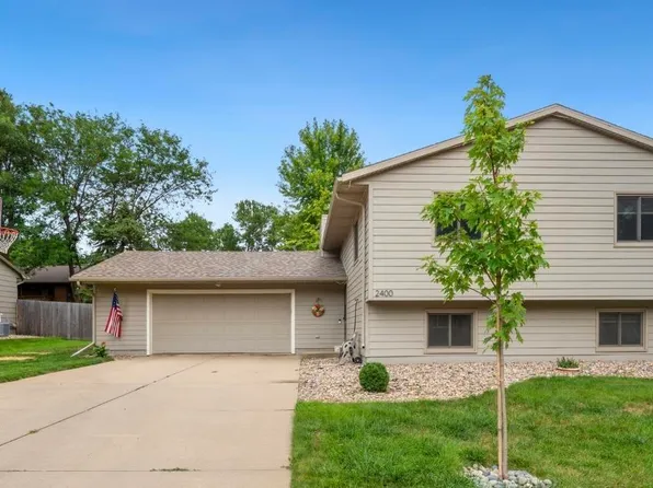 2400 S Melanie Ln, Sioux Falls, SD 57103