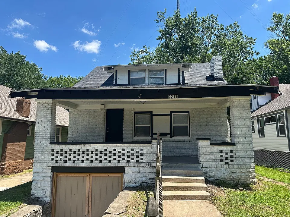 2217 Drury Ave