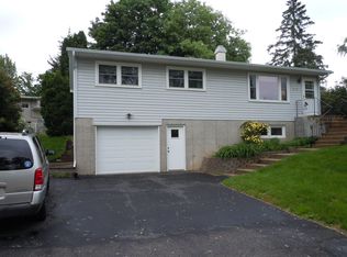 512 N 4th St, La Crescent, MN 55947
