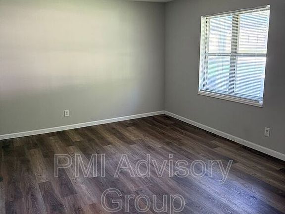 4th image of 2521 SW Sunset Rd