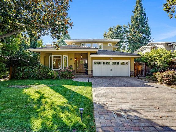 3rd image of 572 Patricia Ln