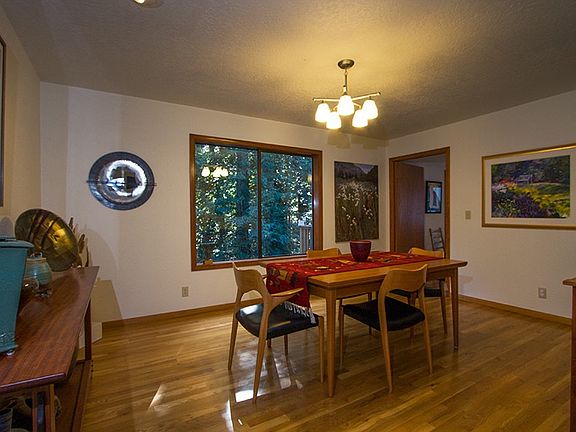 4th image of 133 Boyle Dr