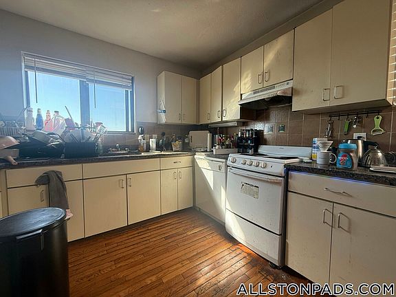 3rd image of 1116 Commonwealth Ave #702