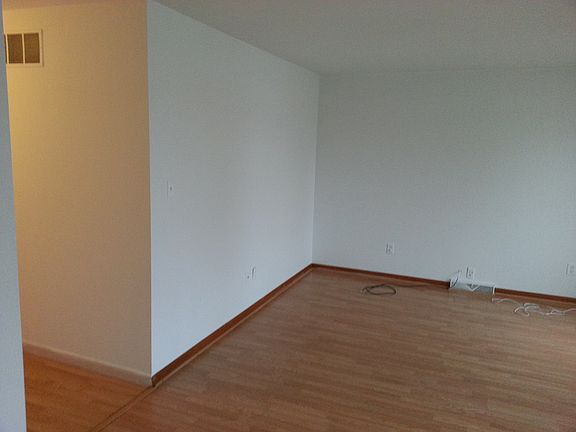 5th image of 9629 Kennedy Ave
