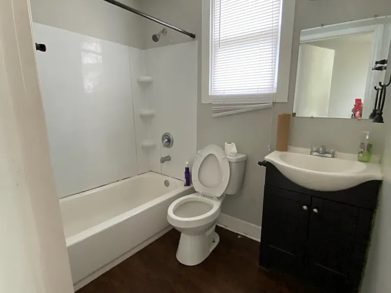 919 Fatherland St #R — Photo 8
