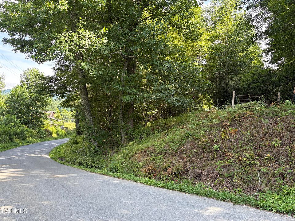 2nd image of 848 Fairview Rd