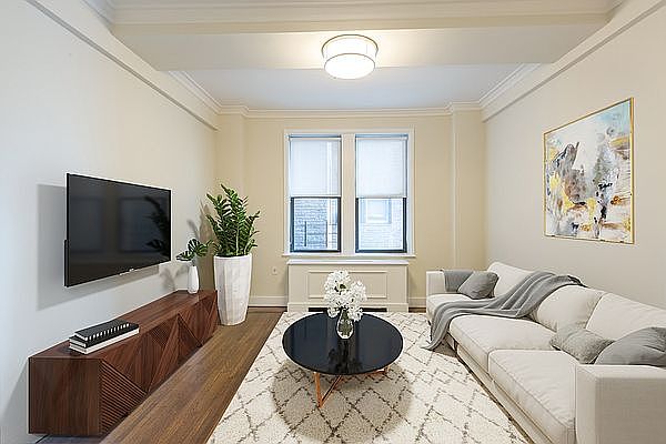 1st image of 210 W 70th St APT 315