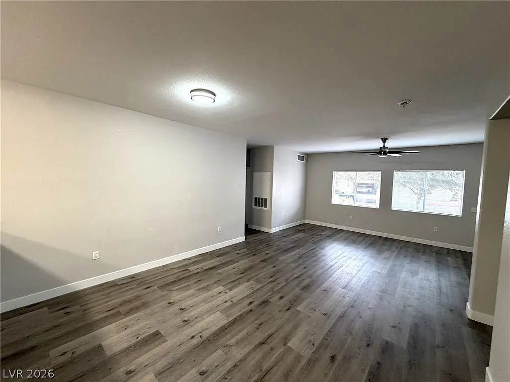 2 bed, 2.0 bath, 1217 sqft, $1,700 — Photo 2