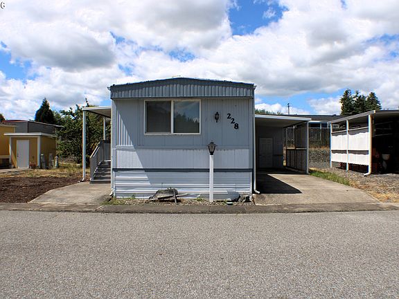 2nd image of 228 SE Estate Loop