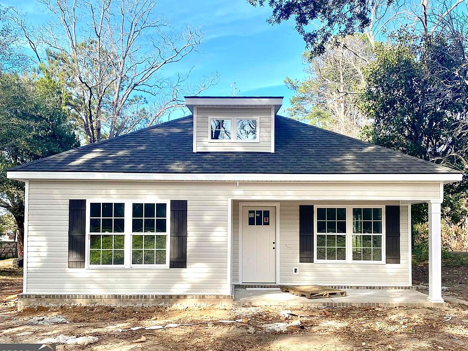 1st image of 227 E Main St
