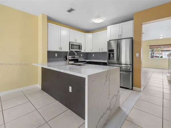 8440 SW 150th Ave APT 105, Miami, FL 33193