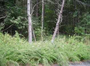 123 Northwoods Trl, Hendersonville, NC 28792