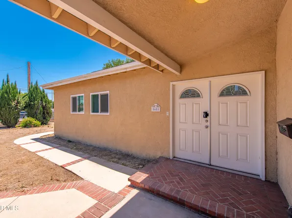 8681 Winnetka Ave, Winnetka, CA 91306