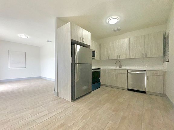 3rd image of 845 NW 12th St