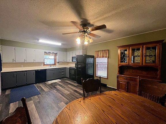 3rd image of 603 Superior St