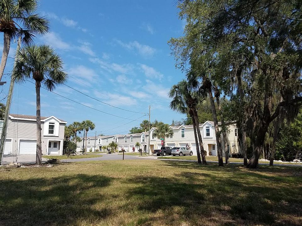 2nd image of Marina Palms Dr