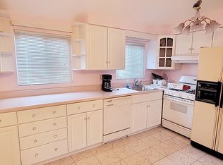 92 Mulberry Cir FLOOR 2, Staten Island, NY 10314